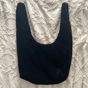 MERIT holiday 2021 black velvet signature bag